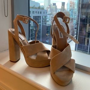 Steve Madden Sz 8 Platform Heels Suede Beige / Pink